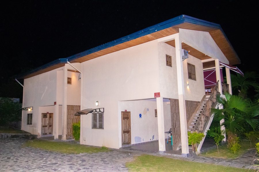 Bungalow Baharini — Bungalow's Plaza, Kribi